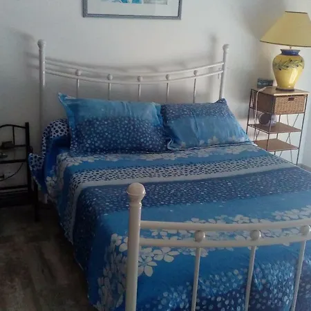 Au Pied De Barry B&B
